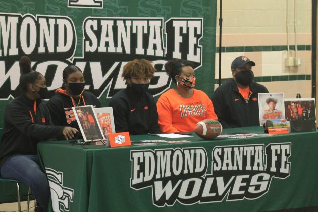 Santa Fe linebacker Collin Oliver signs with Oklahoma State