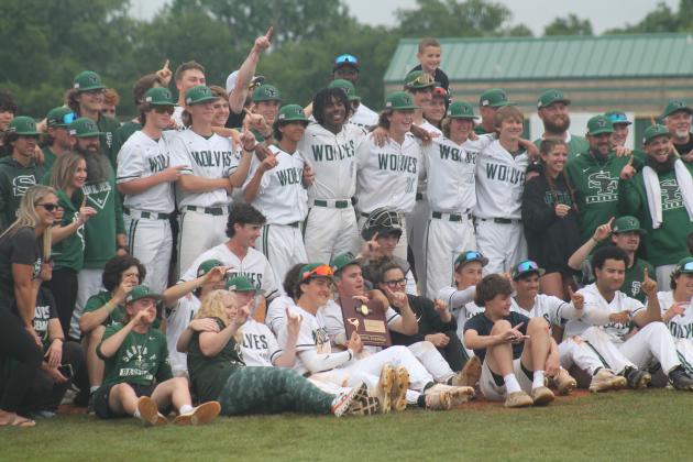 Edmond Santa Fe baseball celebrates their regional victory over Mustang on Friday, May 3. Photo by George McCormick.